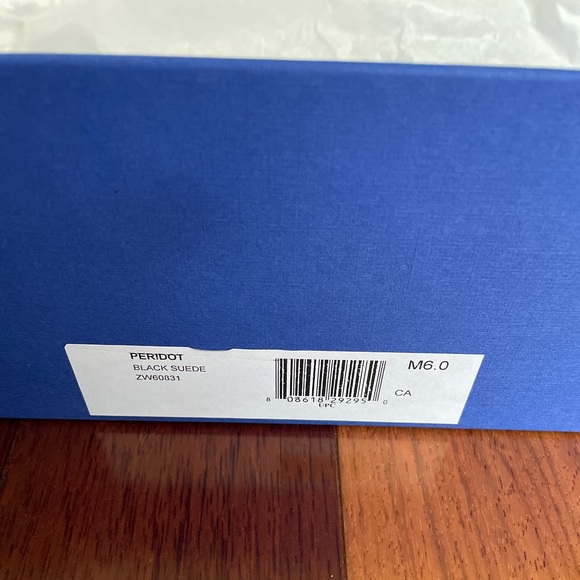 Stuart Weitzman peridot pearly sandals never worn - Picture 2 of 8